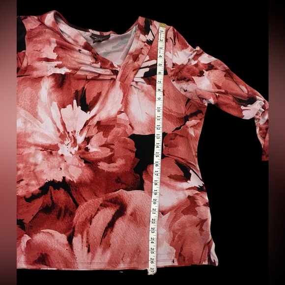 Dana Buchman Floral Woman’s Blouse - Picture 5 of 5